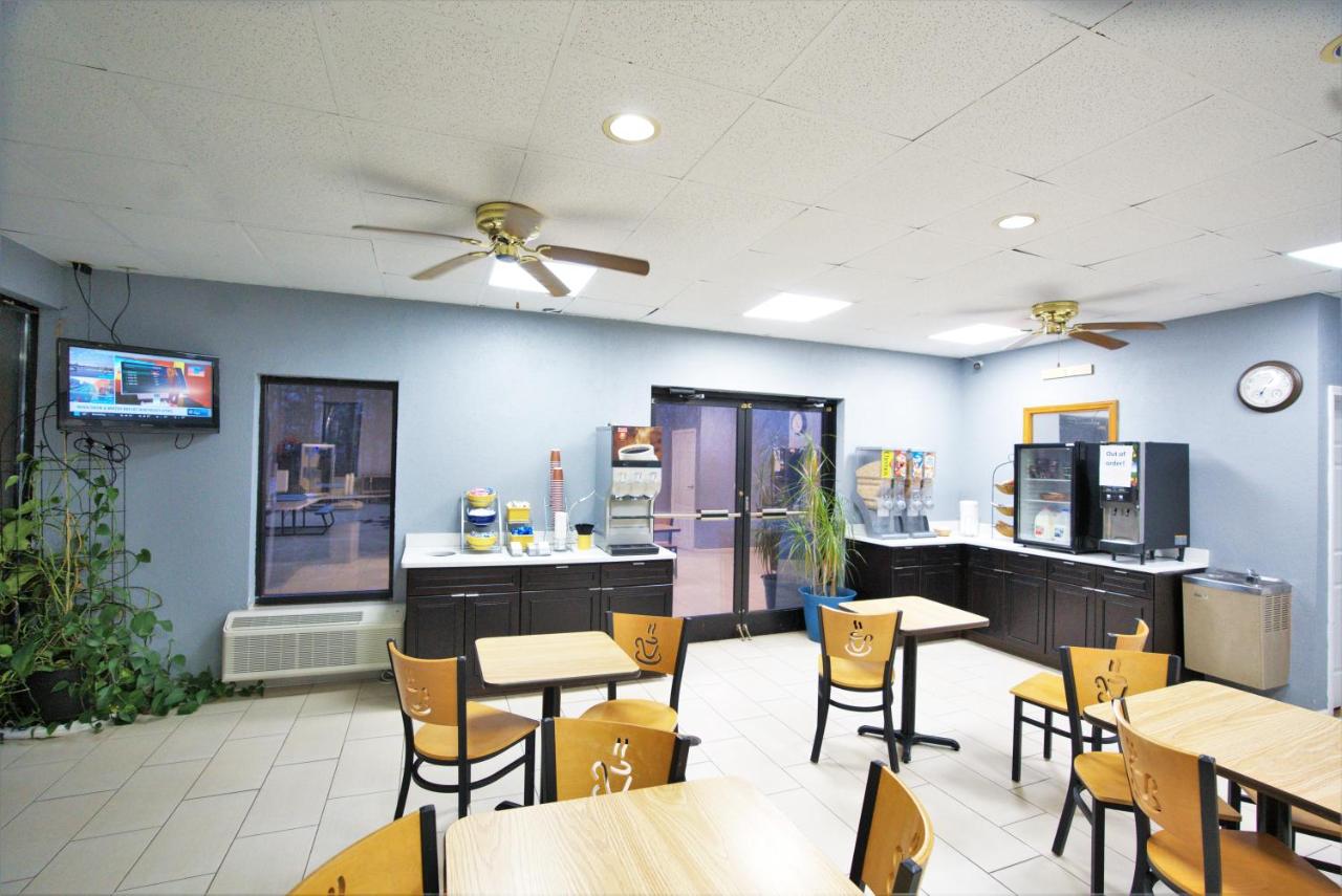 | Columbus Inn and Suites