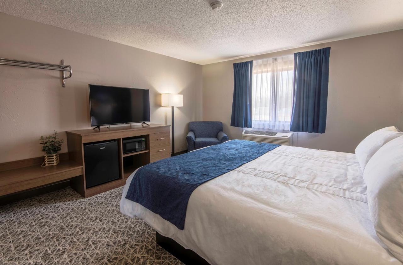 | Hilltop Inn & Suites