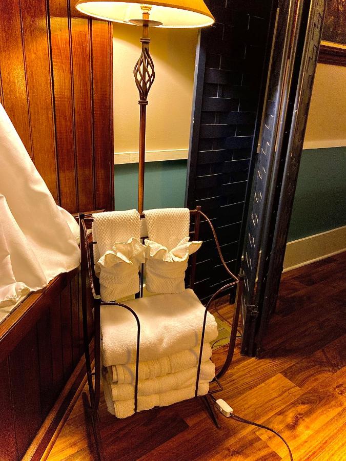 | Coppersmith Inn Bed And Breakfast