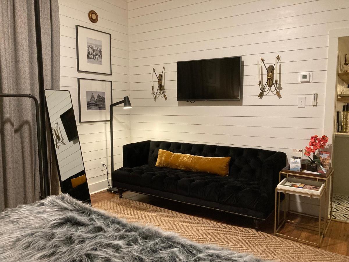 | Coppersmith Inn Bed And Breakfast