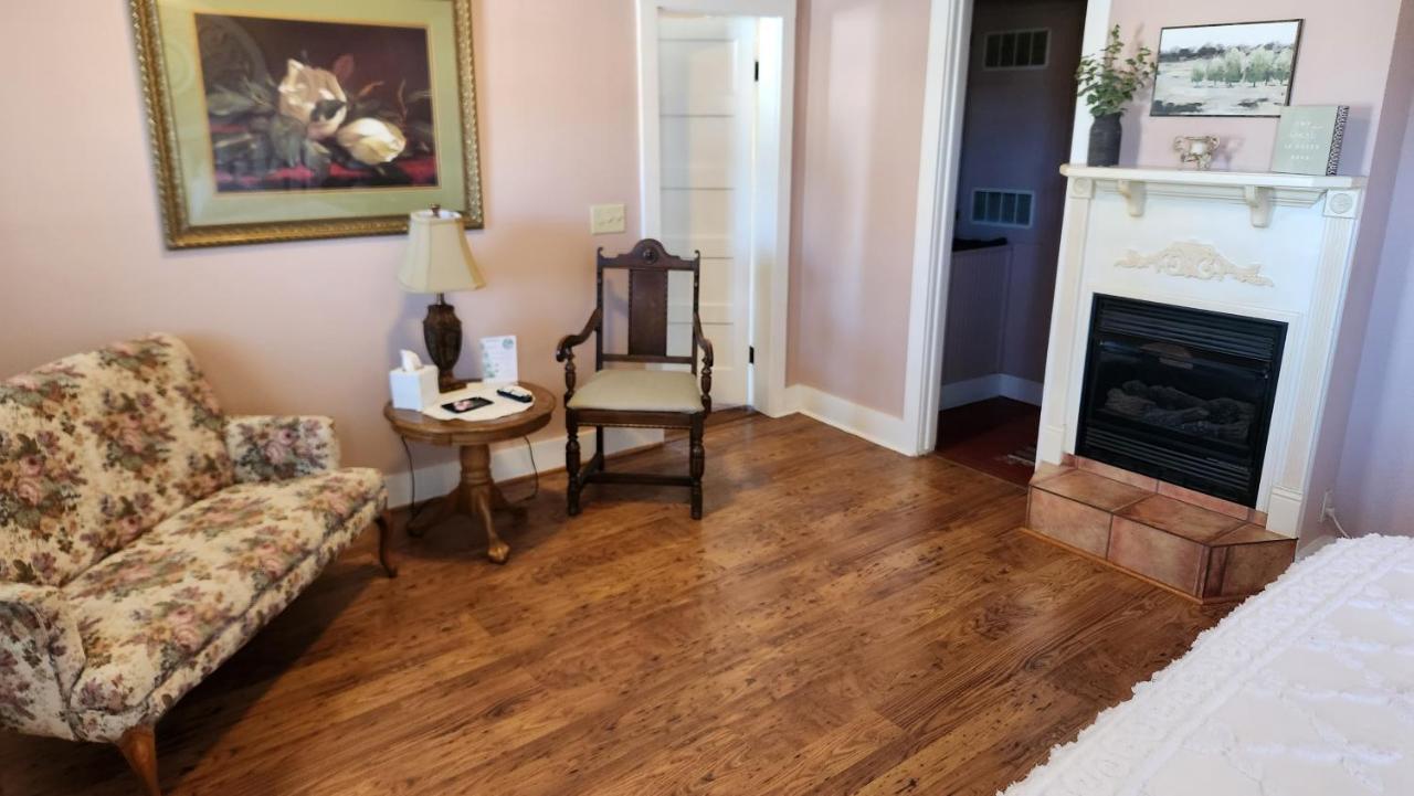  | Ozark Country Inn