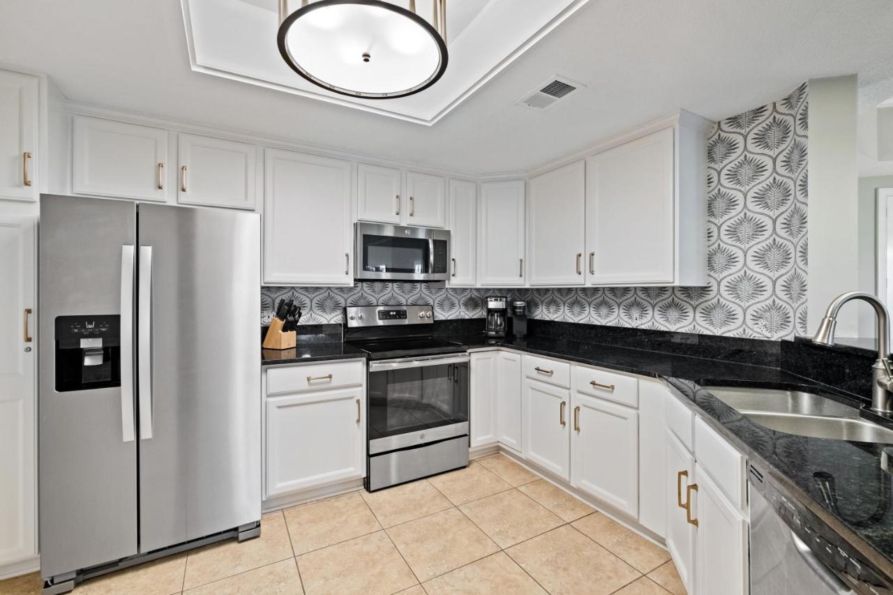  | 6202 Hampton Place North