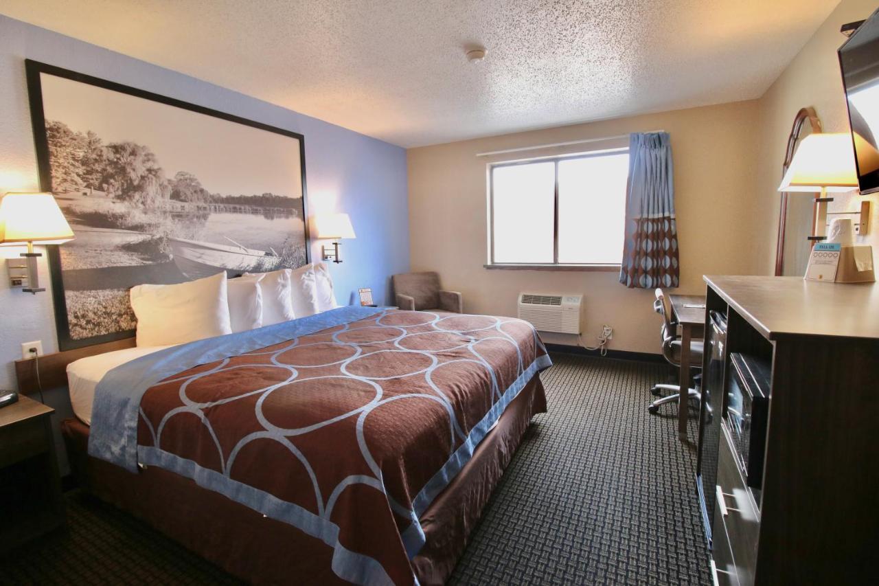 Deluxe King Room - Non-Smoking at Super 8 by Wyndham Kenosha/Pleasant Prairie