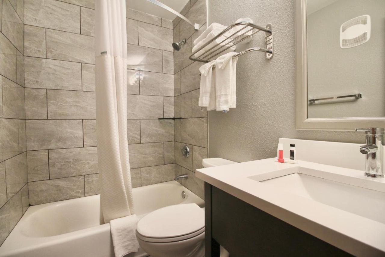 Deluxe King Room - Non-Smoking at Super 8 by Wyndham Kenosha/Pleasant Prairie