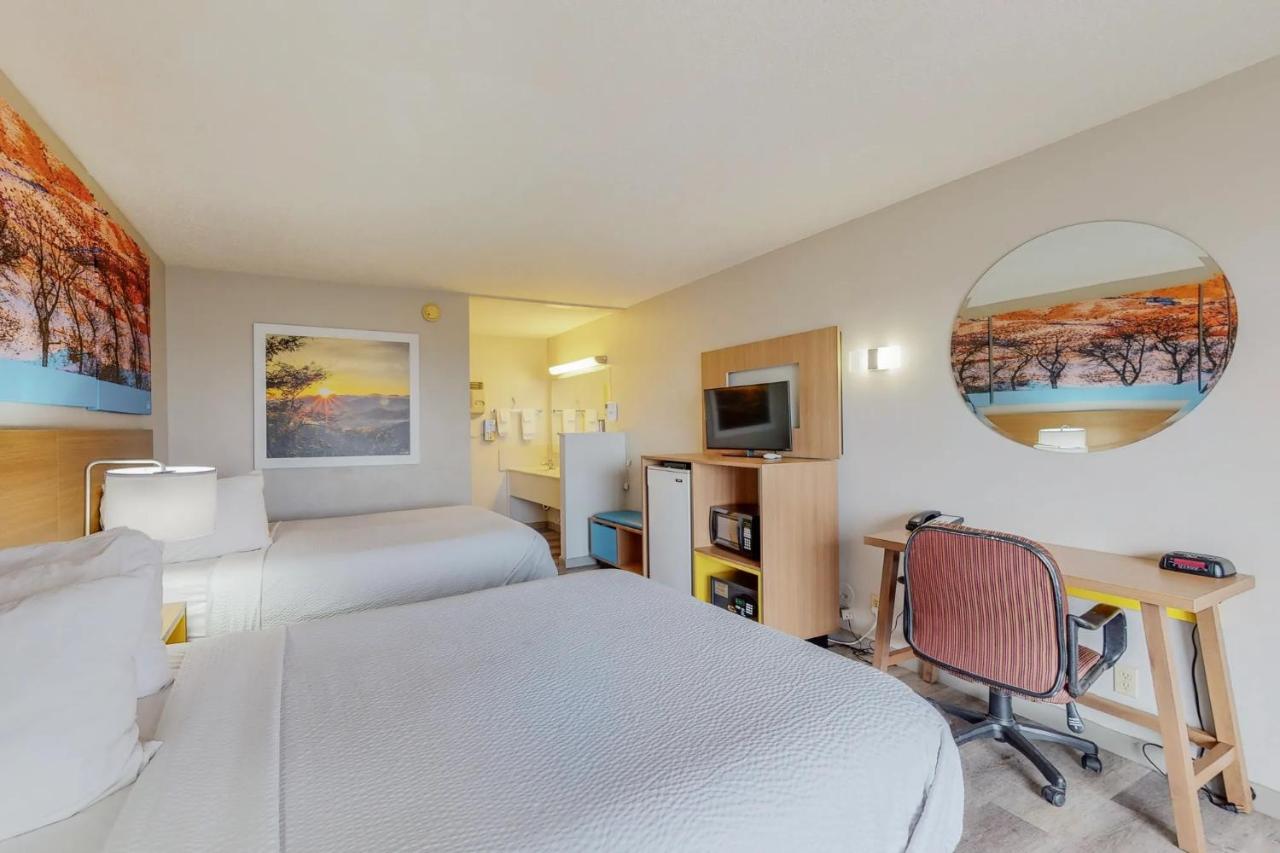 Double Room - Disability Access/Non-Smoking at Days Inn by Wyndham Socorro