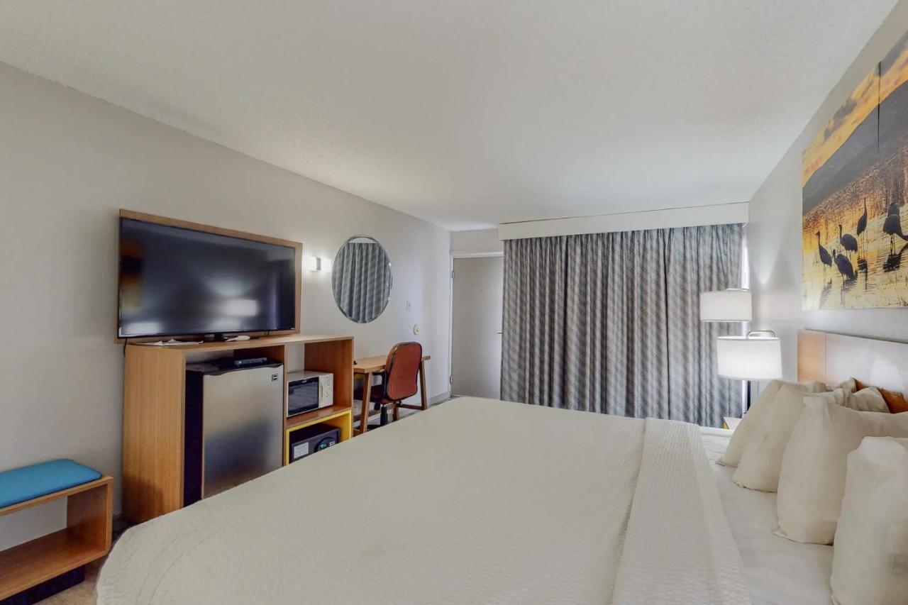 King Room - Non-Smoking at Days Inn by Wyndham Socorro