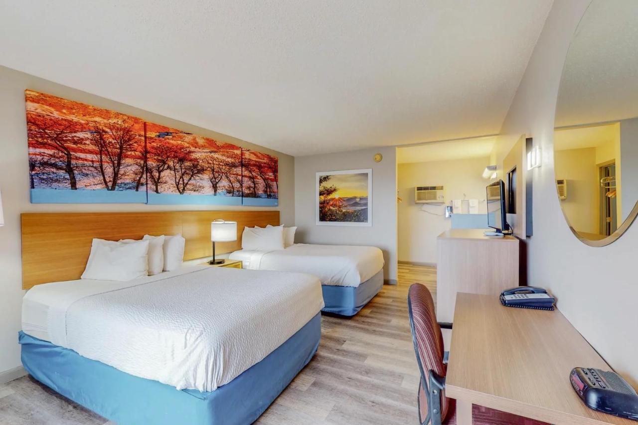 Double Room - Disability Access/Non-Smoking at Days Inn by Wyndham Socorro