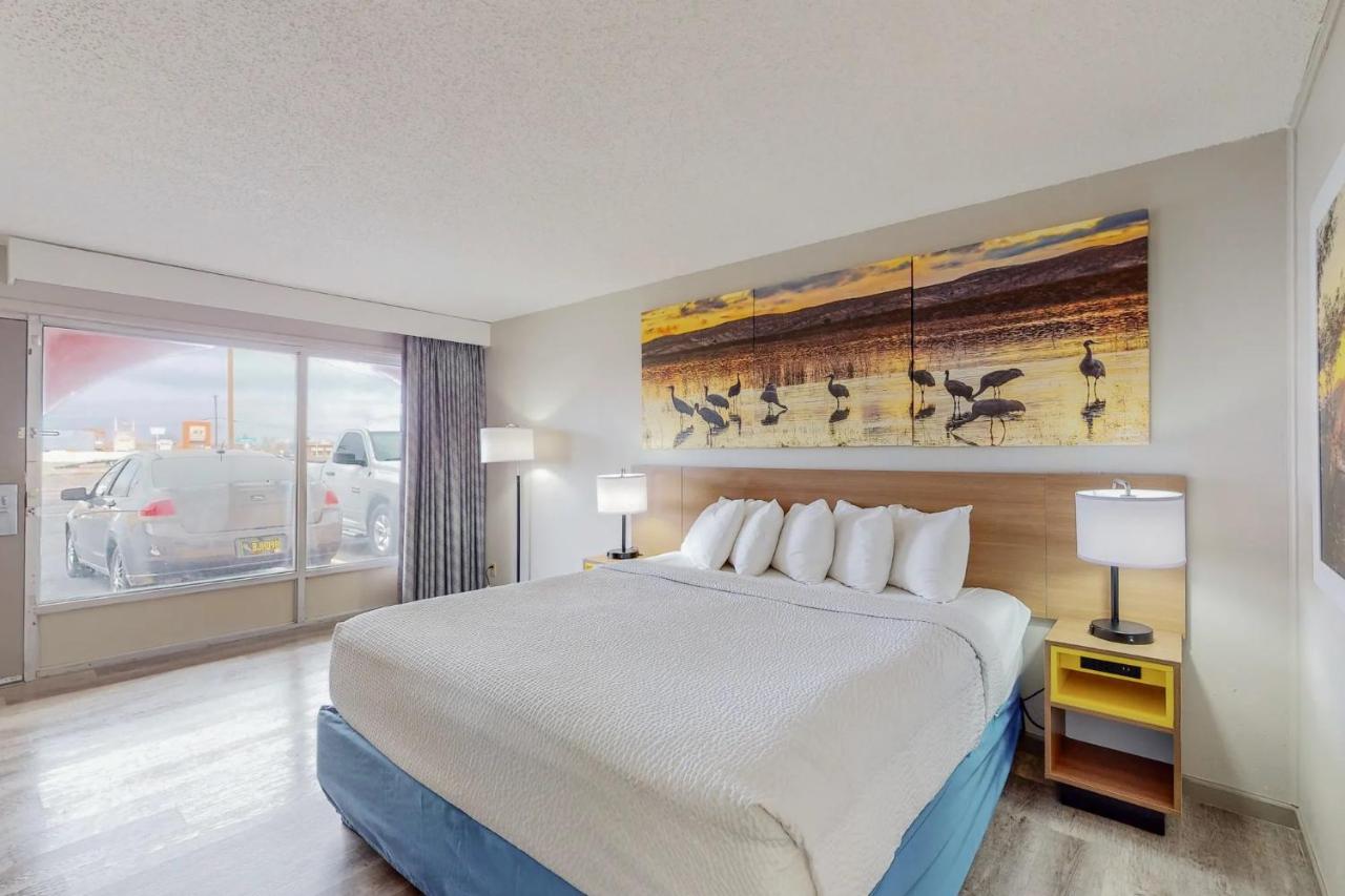 King Room - Non-Smoking at Days Inn by Wyndham Socorro