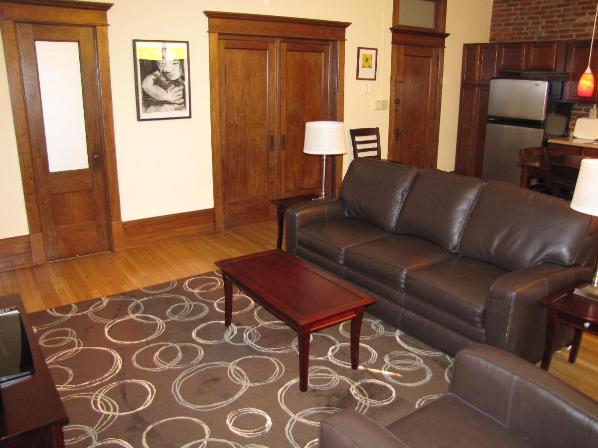 | Tawsty Flower - Haines Suites & Cottages