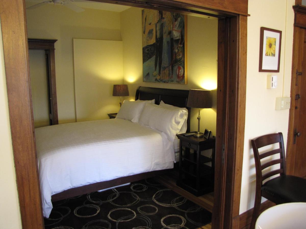 | Tawsty Flower - Haines Suites & Cottages