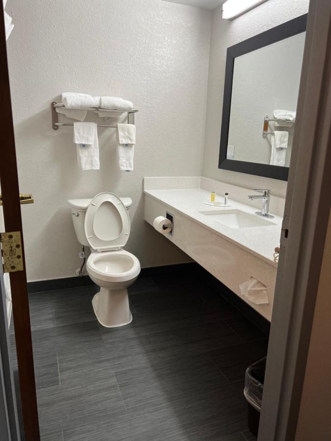 King Room - Non-Smoking at Super 8 by Wyndham Clemmons/Bermuda Run/Winston-Salem I-40