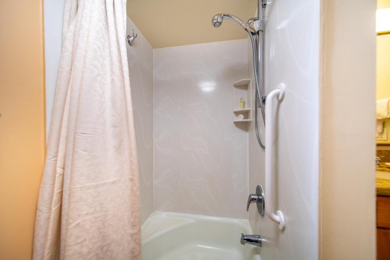 | Napili Shores Maui by Outrigger - No Resort & Housekeeping Fees