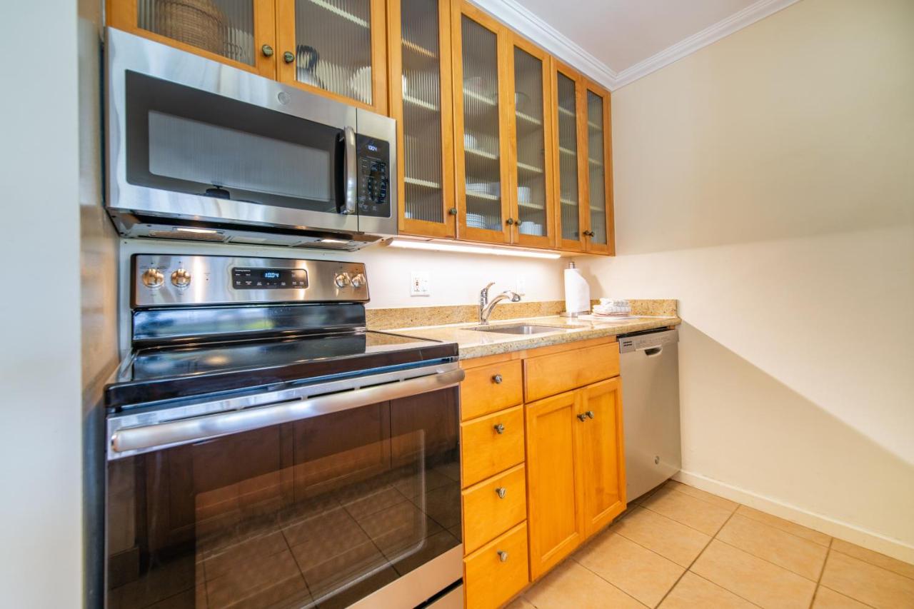 | Napili Shores Maui by Outrigger - No Resort & Housekeeping Fees