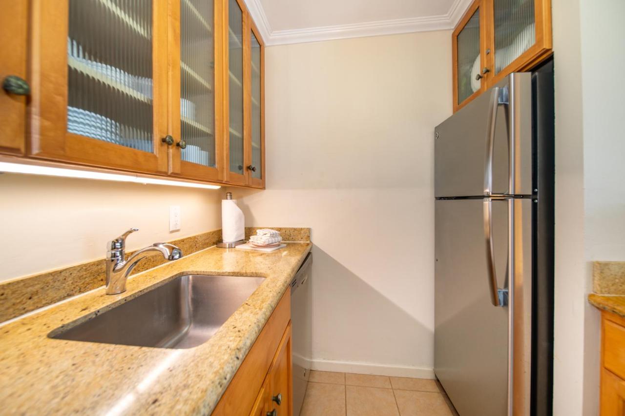 | Napili Shores Maui by Outrigger - No Resort & Housekeeping Fees