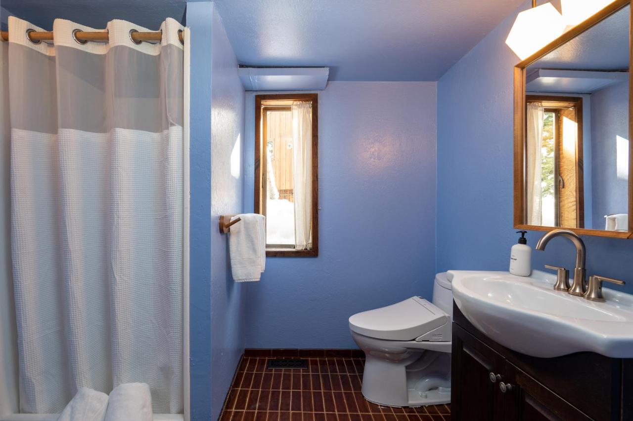 | Mid-Cent. Redwood Retreat w/ Sparklebridge