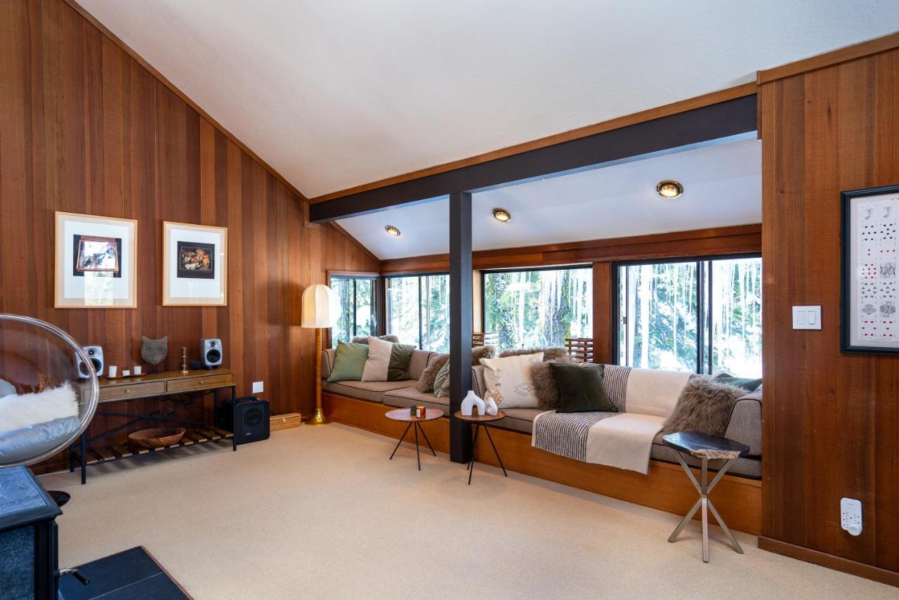 | Mid-Cent. Redwood Retreat w/ Sparklebridge