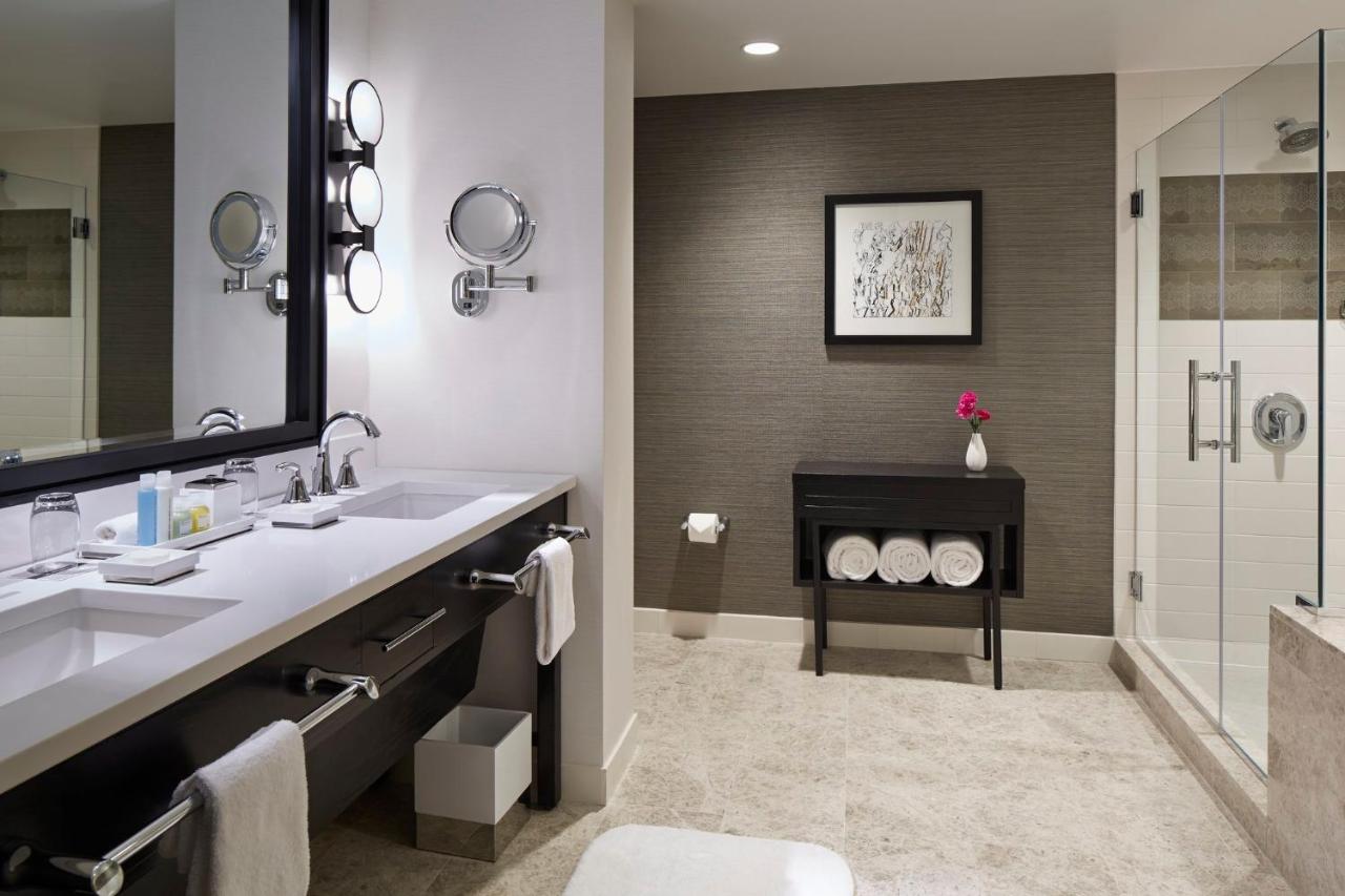 Junior Suite at Loews Chicago Hotel