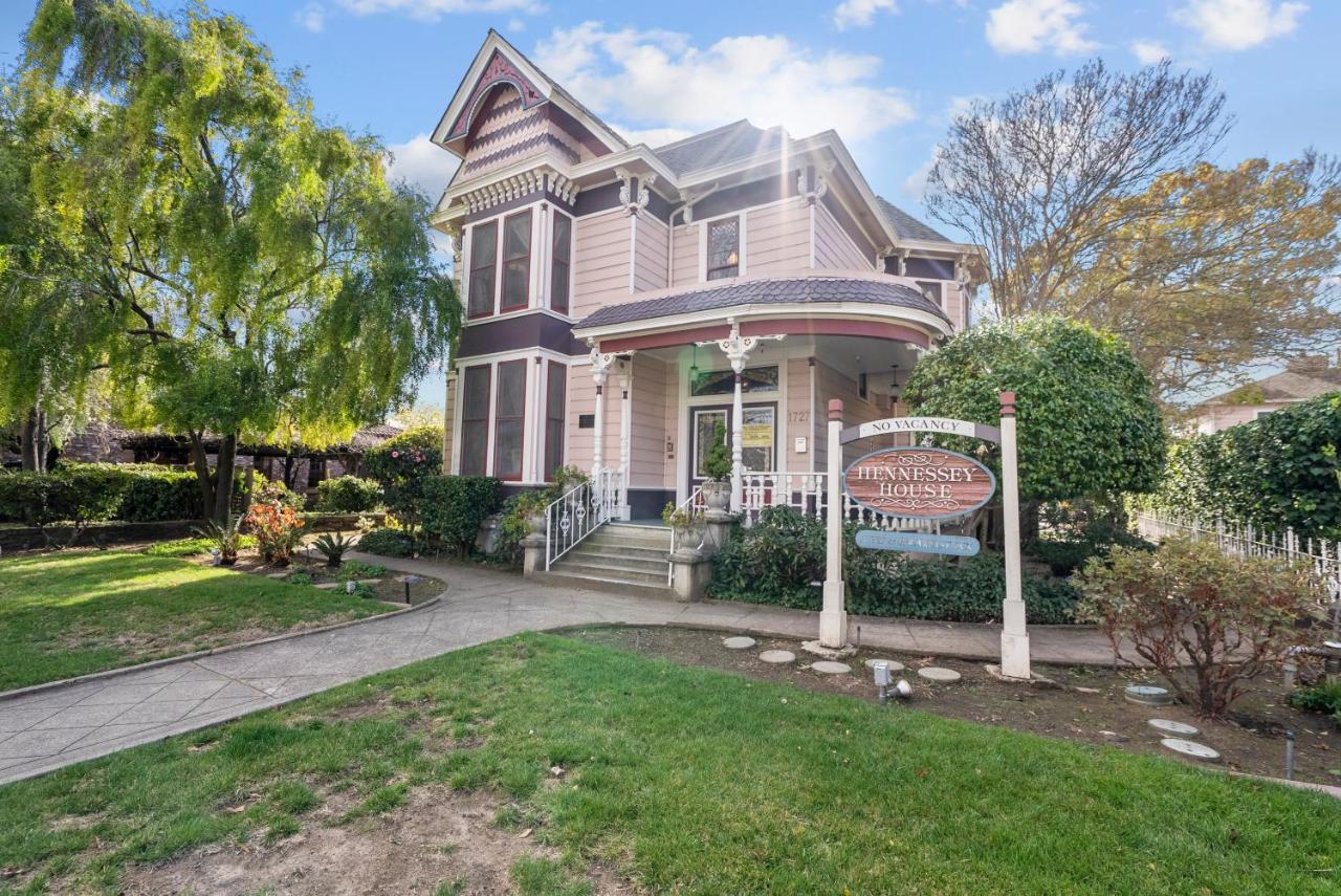 | Hennessey House Bed and Breakfast