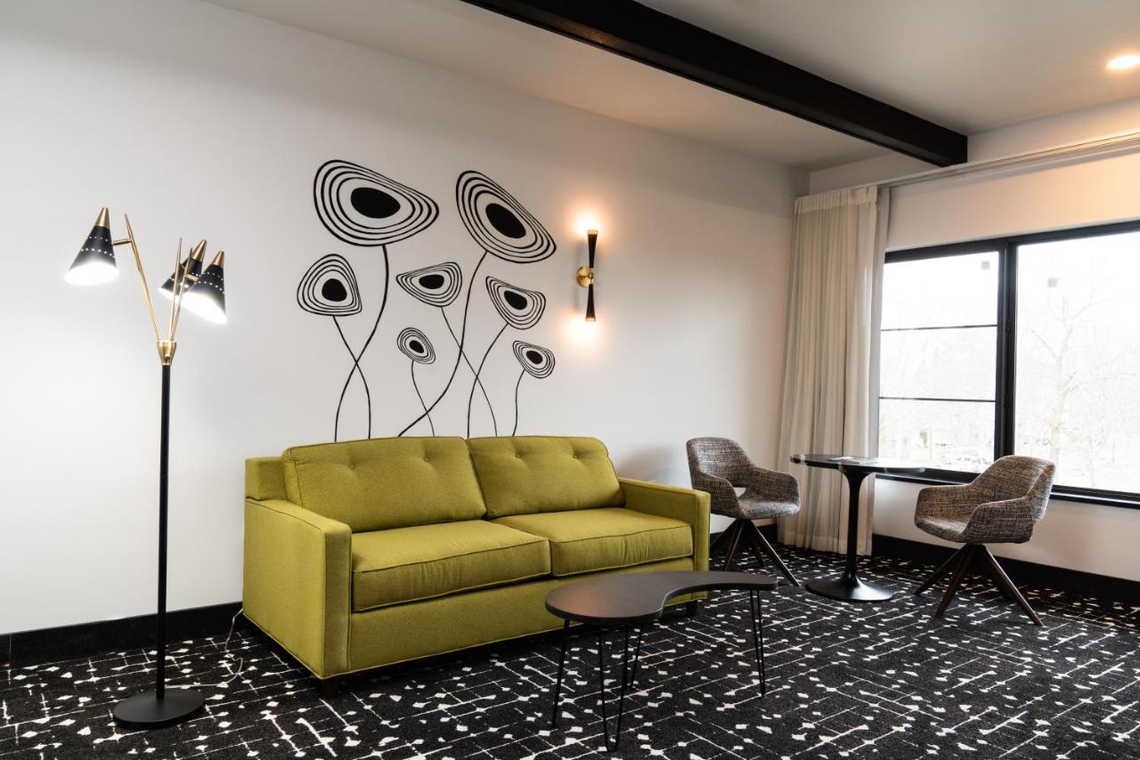 | The Earl in Charlevoix