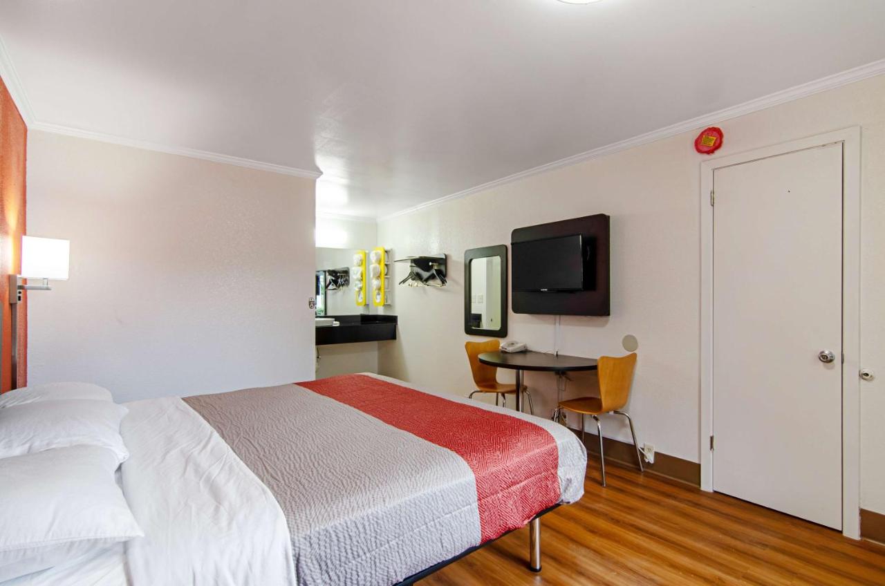  | Motel 6-Bay Minette, AL