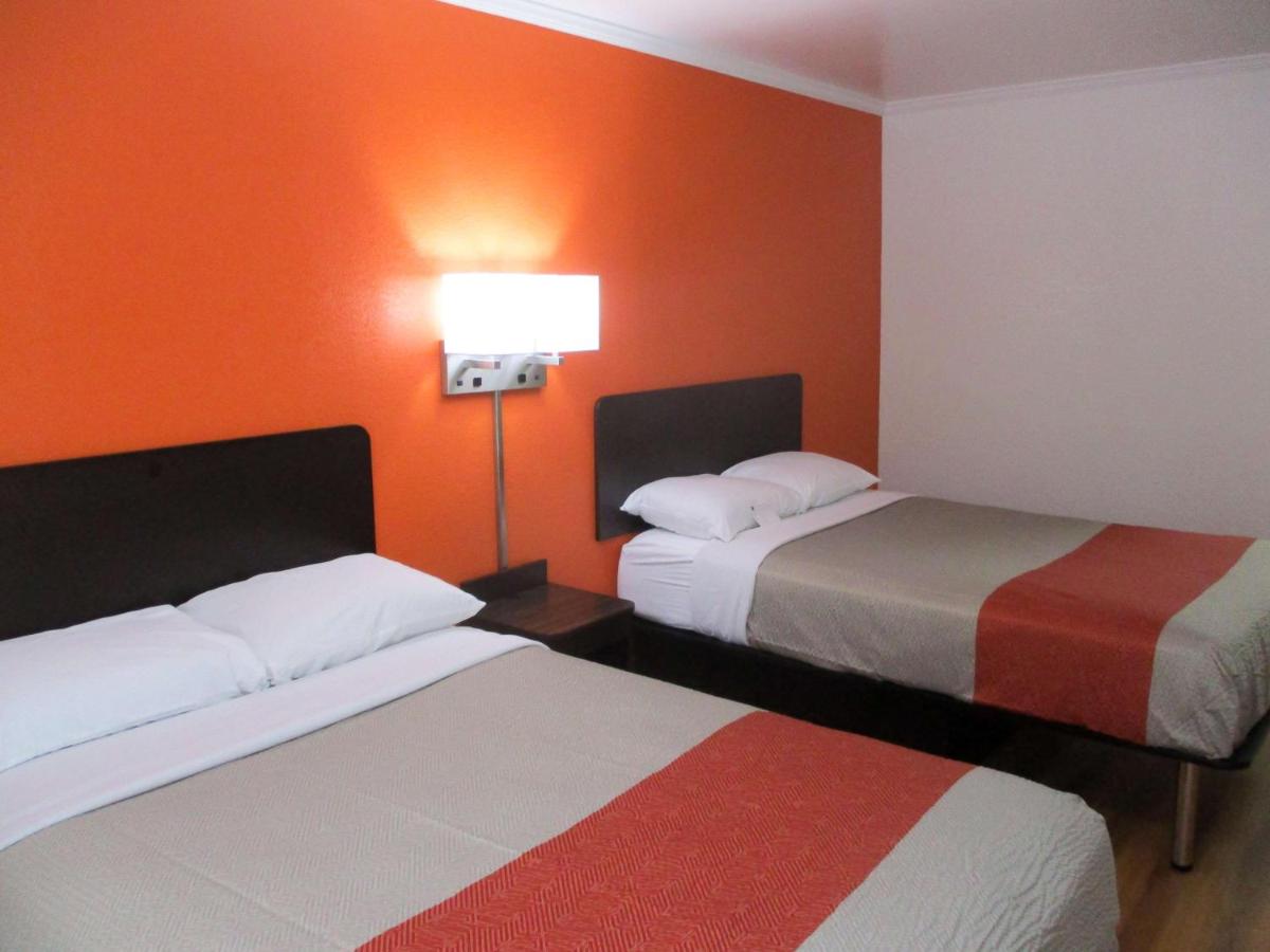 | Motel 6-Bay Minette, AL