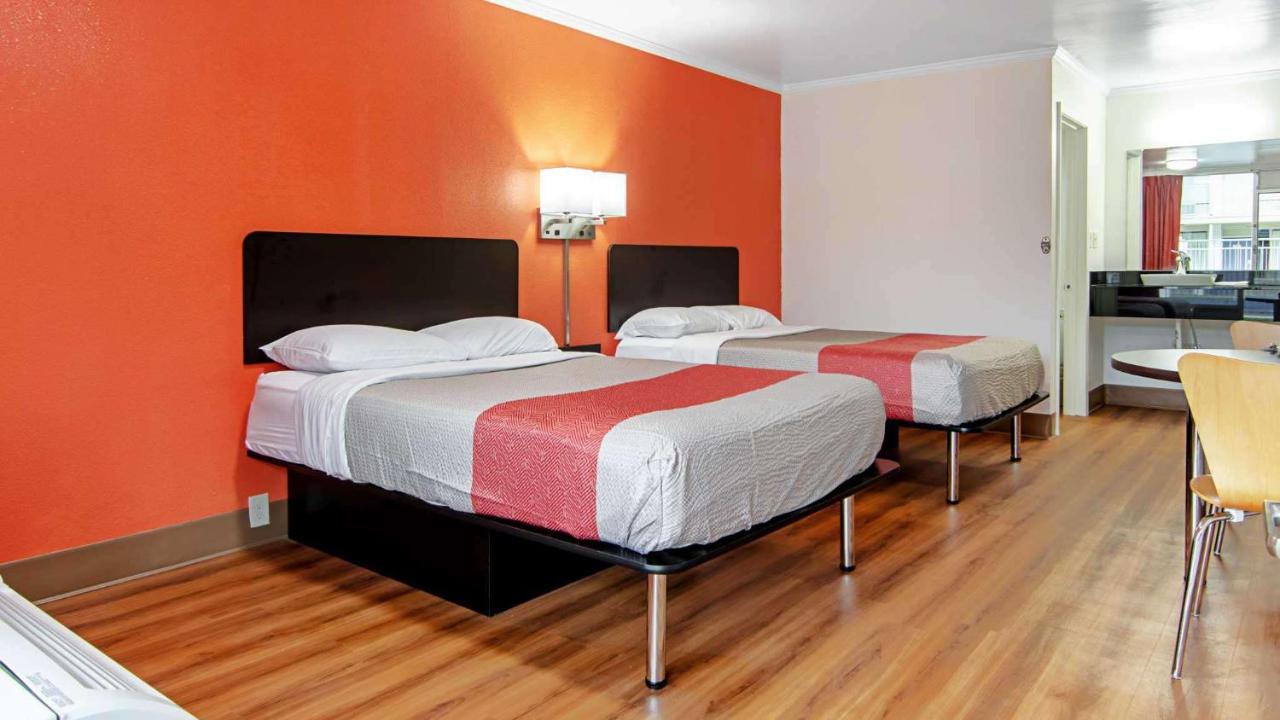 | Motel 6-Bay Minette, AL