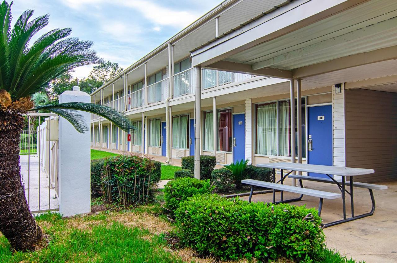| Motel 6-Bay Minette, AL