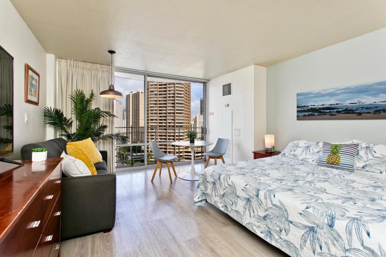 | Marina Oasis Full Kitchen with Laundry and Parking Options