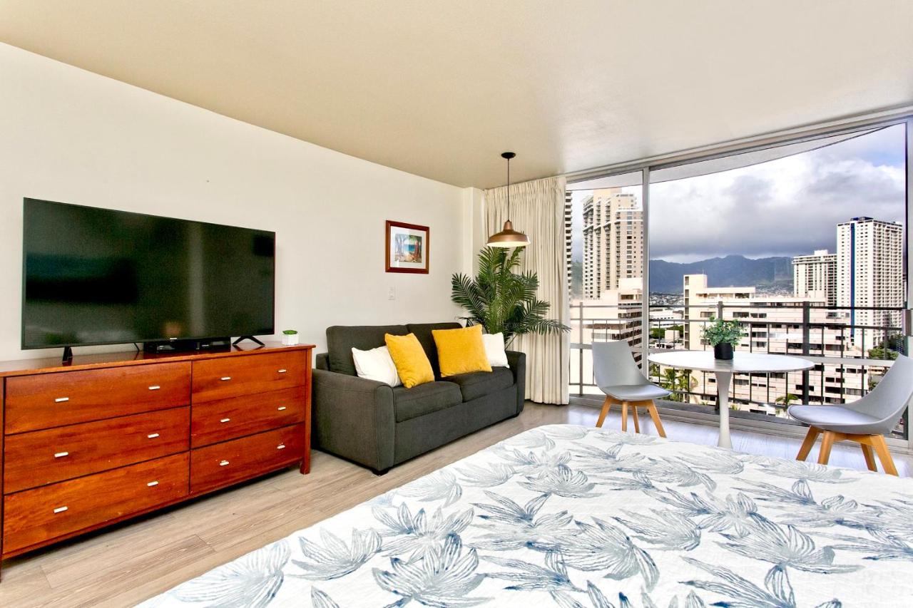  | Marina Oasis Full Kitchen with Laundry and Parking Options