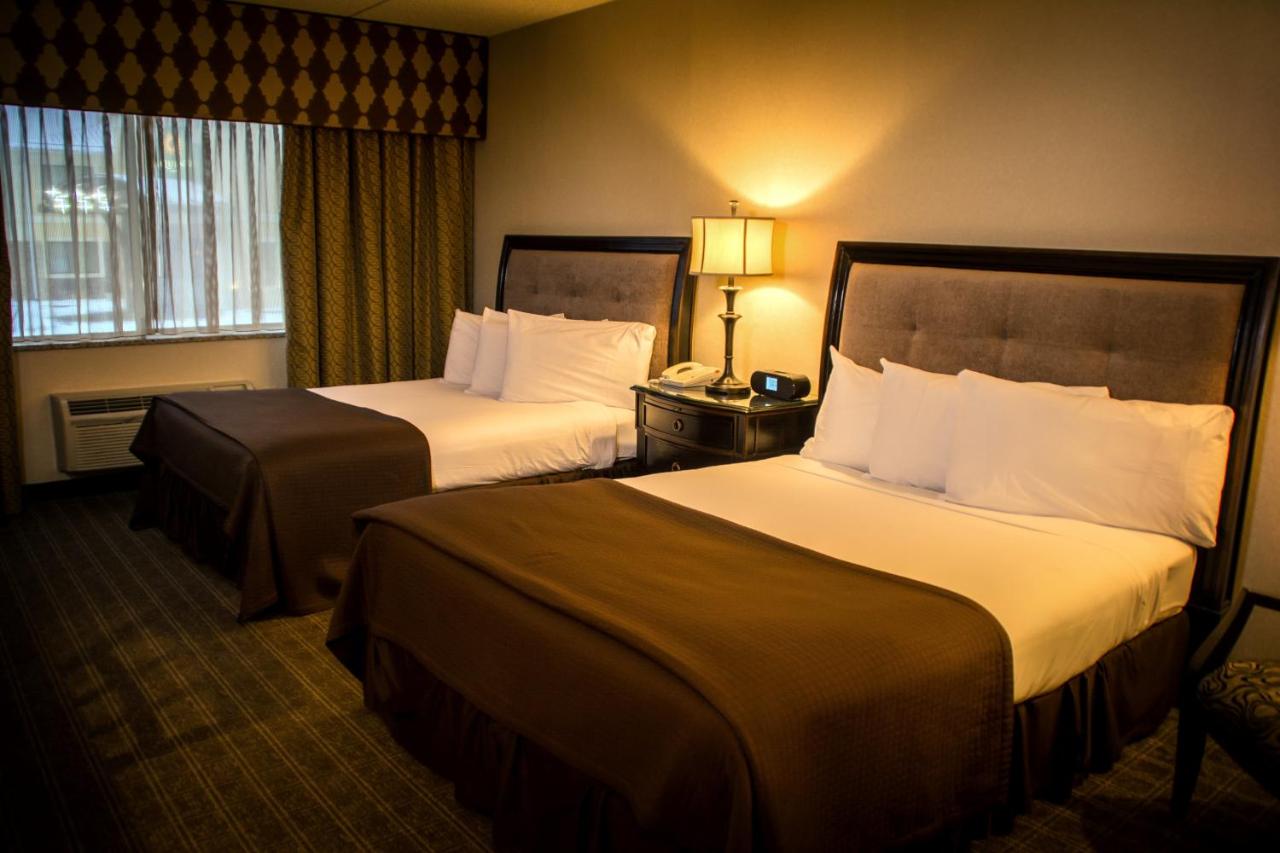 Queen Room with Two Queen Beds - Non-Smoking at Garden Place Hotel