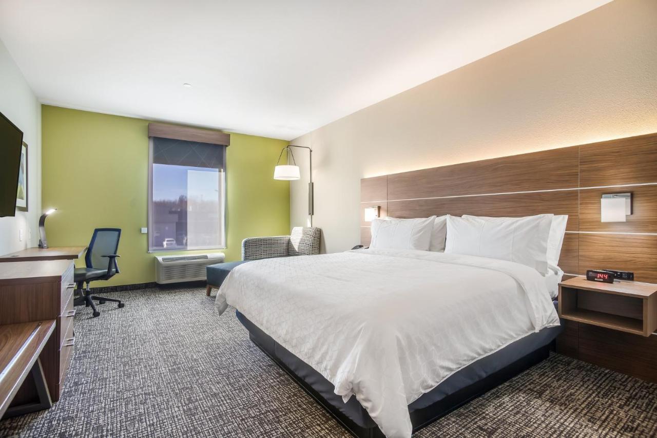 | Holiday Inn Express & Suites Tulsa East - Catoosa, an IHG Hotel