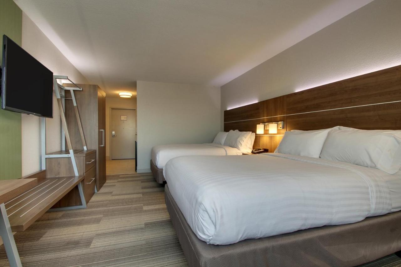 Queen Room with Two Queen Beds at Holiday Inn Express & Suites Wapakoneta by IHG