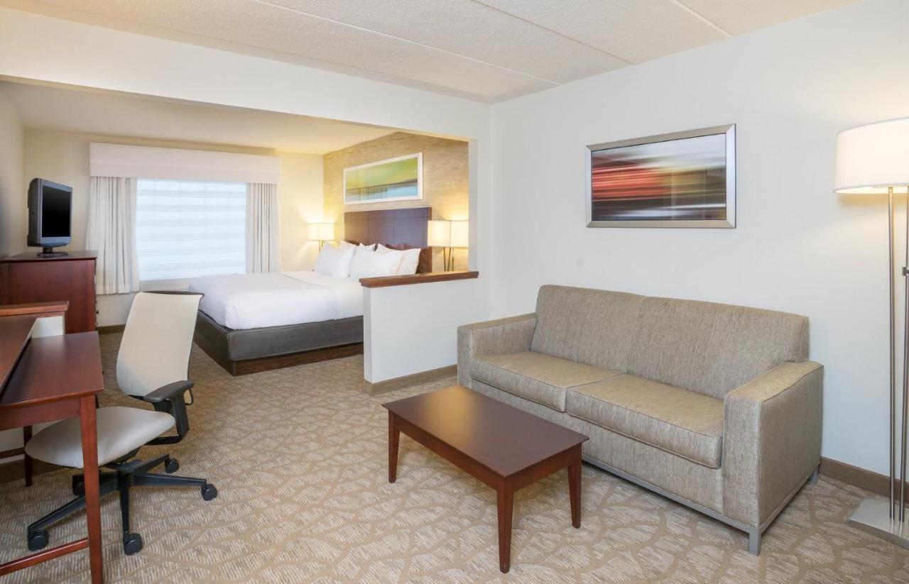 | Holiday Inn Baltimore BWI Airport, an IHG Hotel