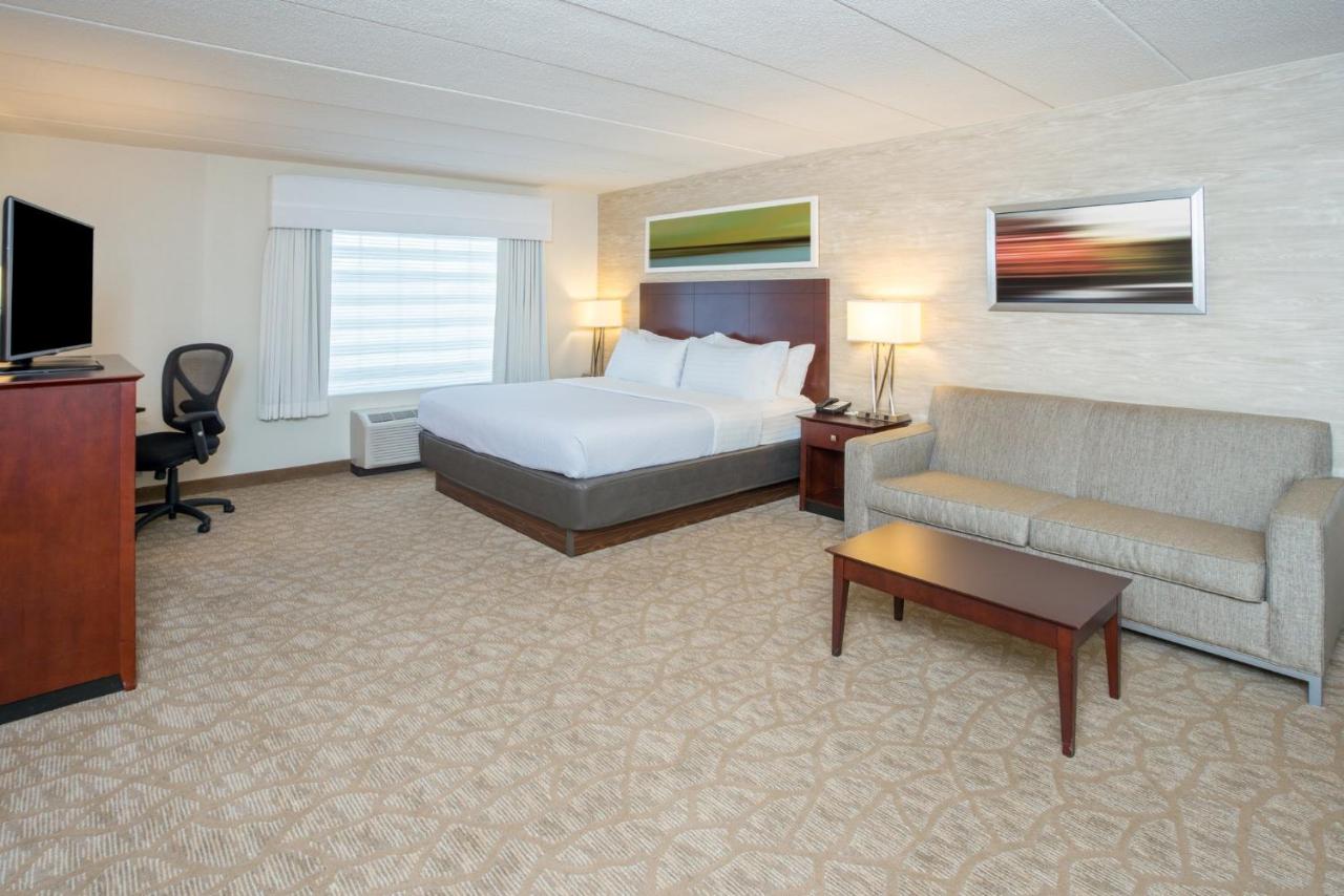 | Holiday Inn Baltimore BWI Airport, an IHG Hotel