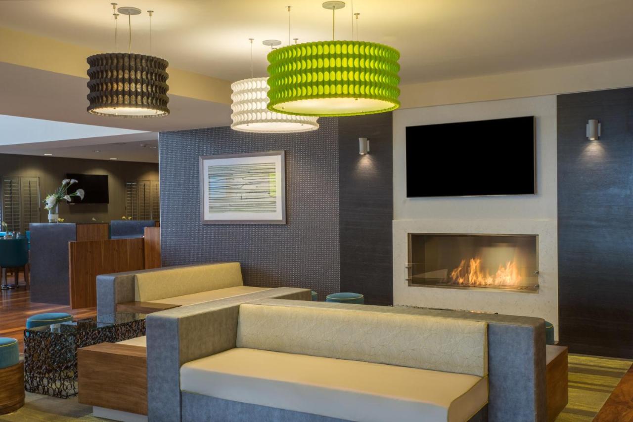 | Holiday Inn Baltimore BWI Airport, an IHG Hotel