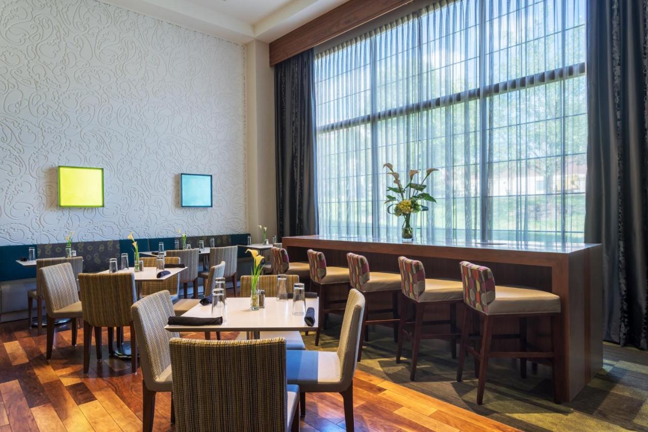 | Holiday Inn Baltimore BWI Airport, an IHG Hotel