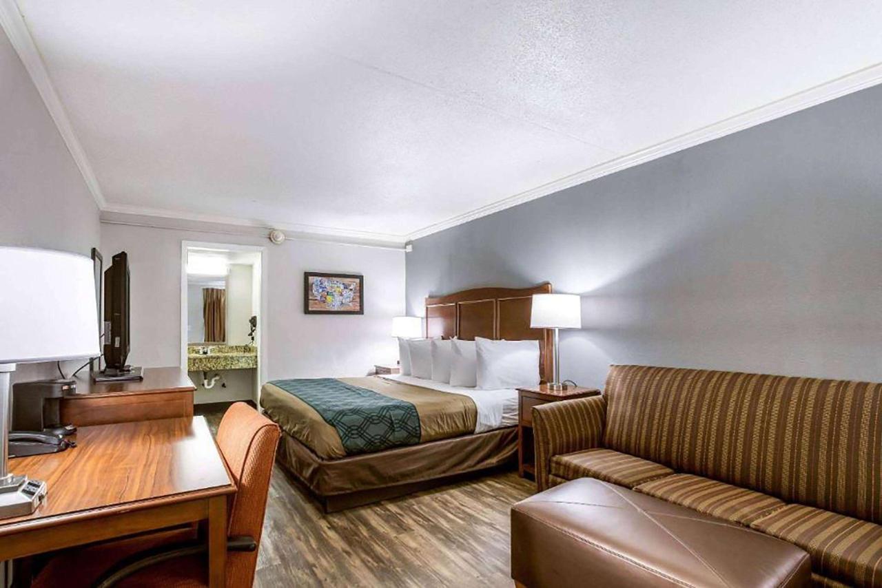 | Econo Lodge