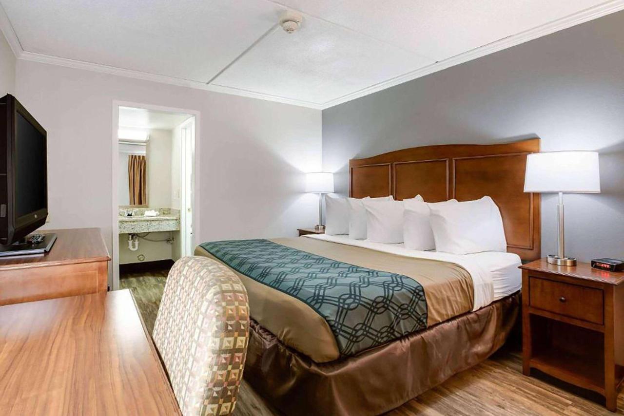 | Econo Lodge