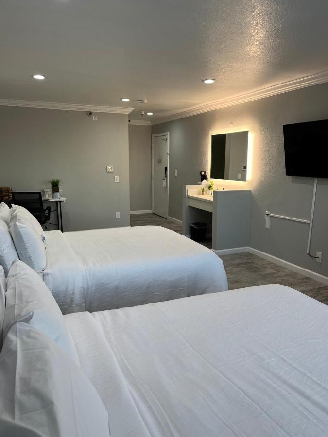 Standard Double Room at Capri Suites Anaheim