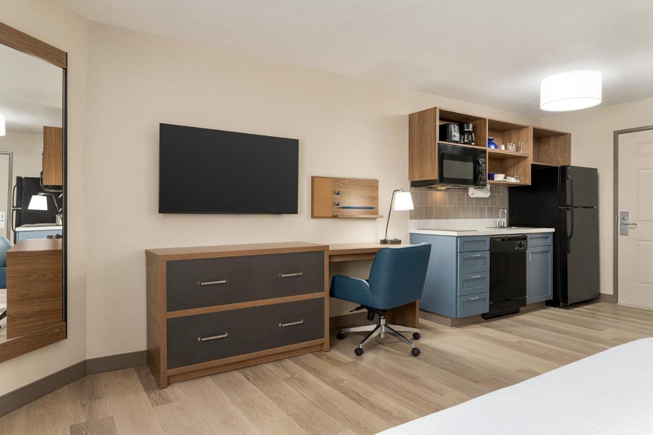 Queen Studio Suite - Disability Access at Candlewood Suites Boise-Meridian, an IHG Hotel