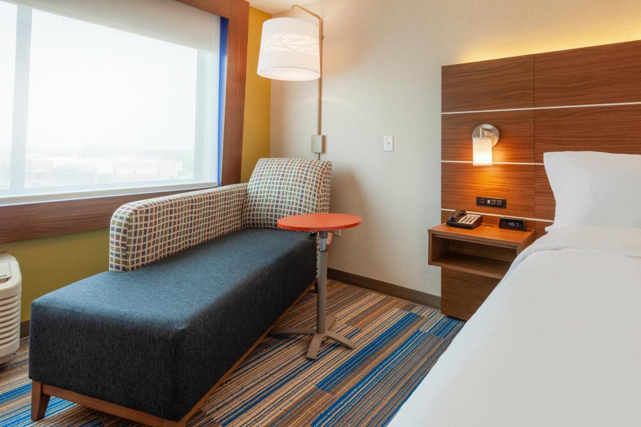 | Holiday Inn Express & Suites Brunswick-Harpers Ferry Area, an IHG Hotel