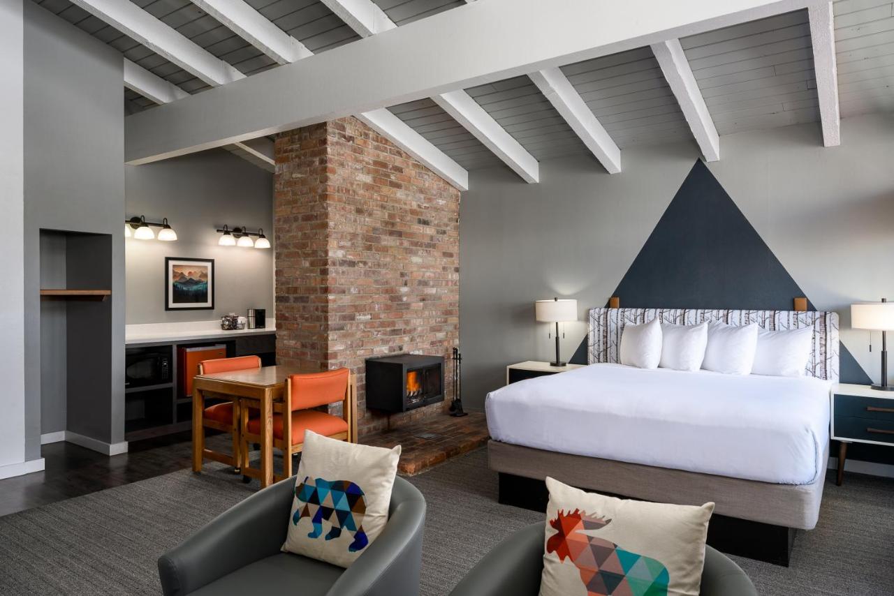 Deluxe King Room at Tamarack Lodge Sun Valley