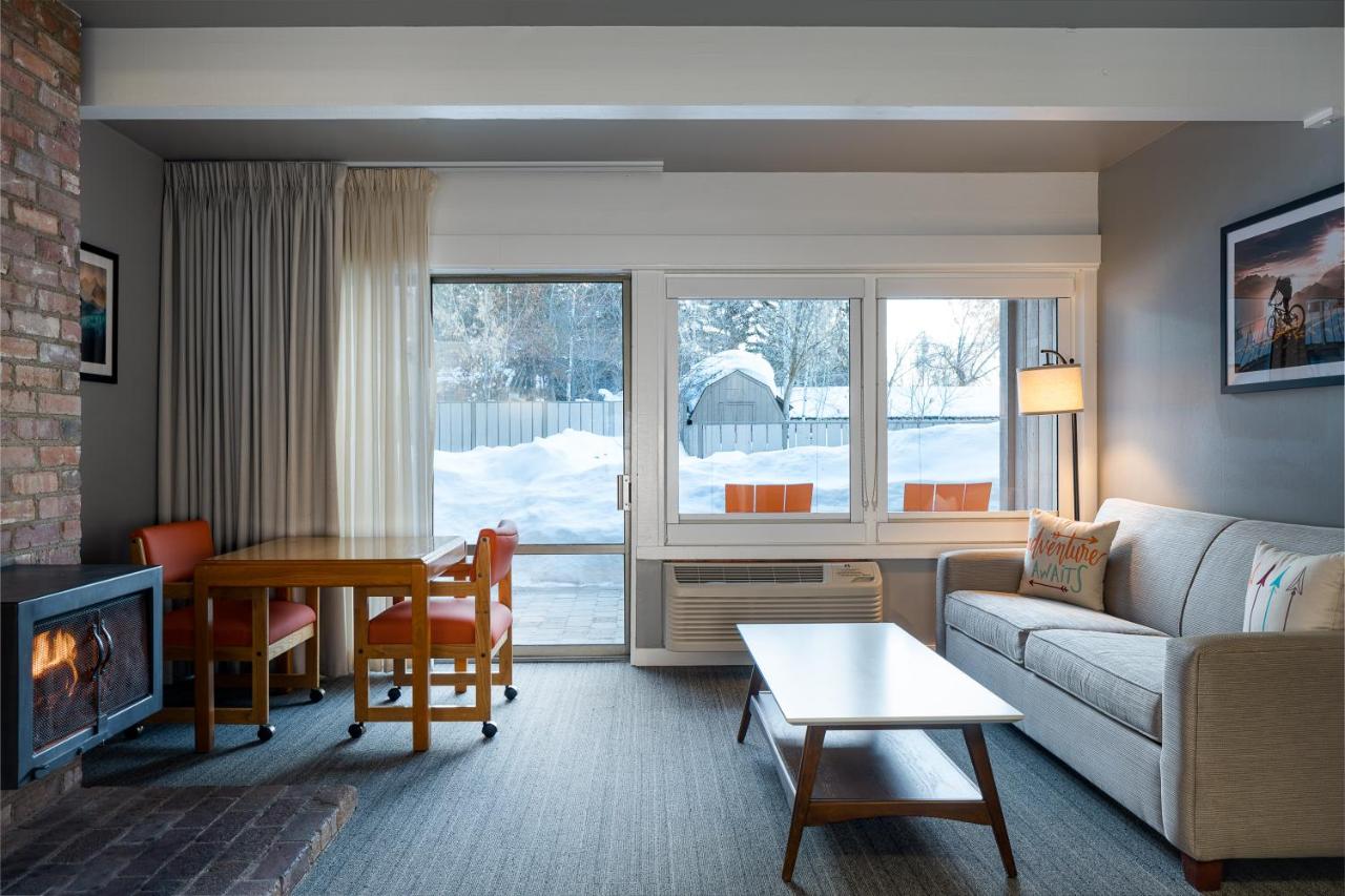 Deluxe King Room at Tamarack Lodge Sun Valley