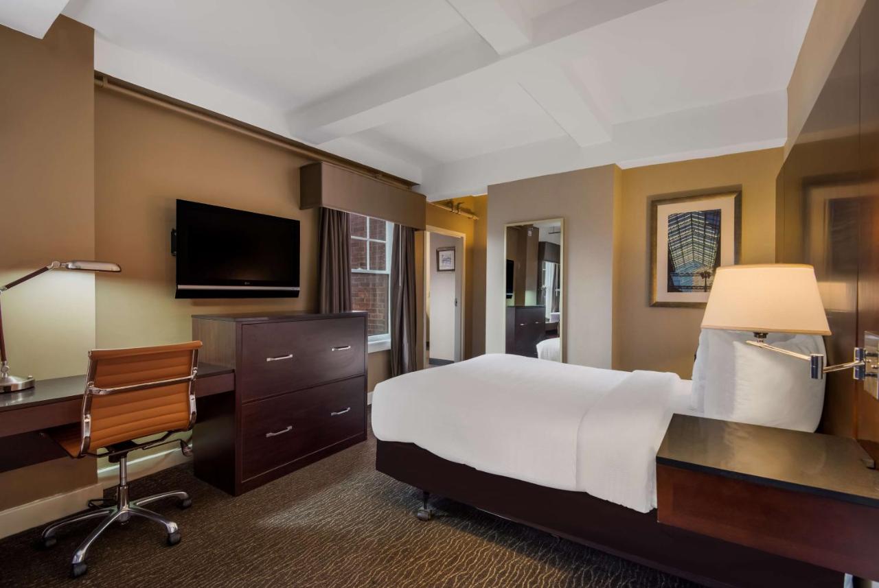 Queen Room with Kitchenette - Non-Smoking at Best Western Syracuse Downtown Hotel and Suites