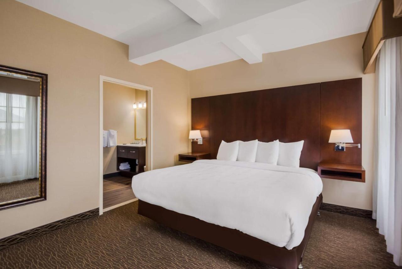 King Suite - Disability Access at Best Western Syracuse Downtown Hotel and Suites