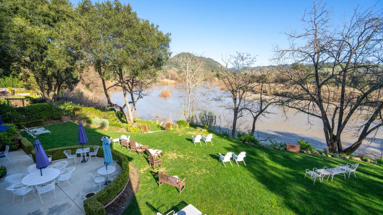 | The River Belle Inn