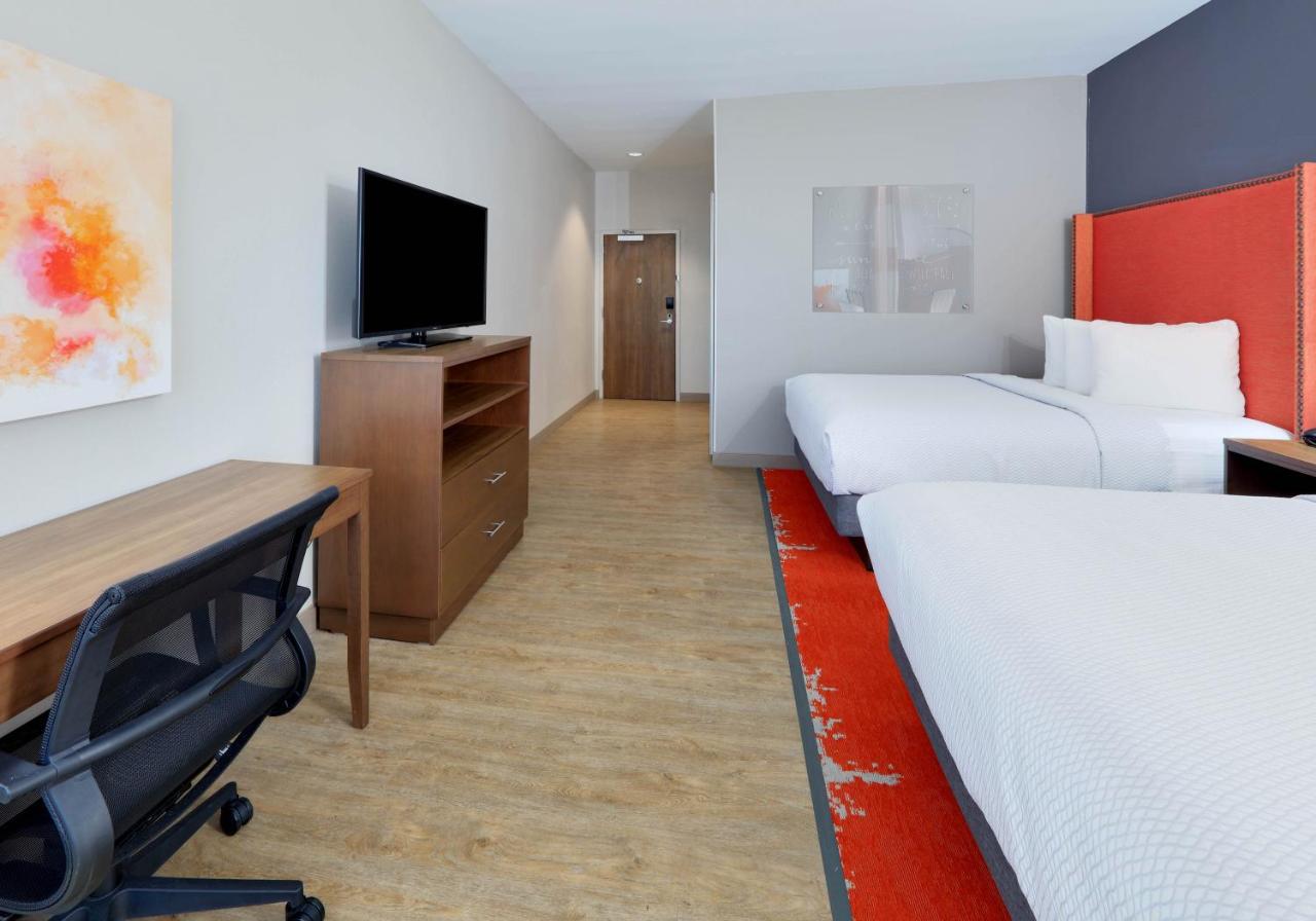 Queen Room with Two Queen Beds and Roll-In Shower - Mobility/Hearing Accessible - Non-Smoking at La Quinta Inn & Suites by Wyndham Lakeway