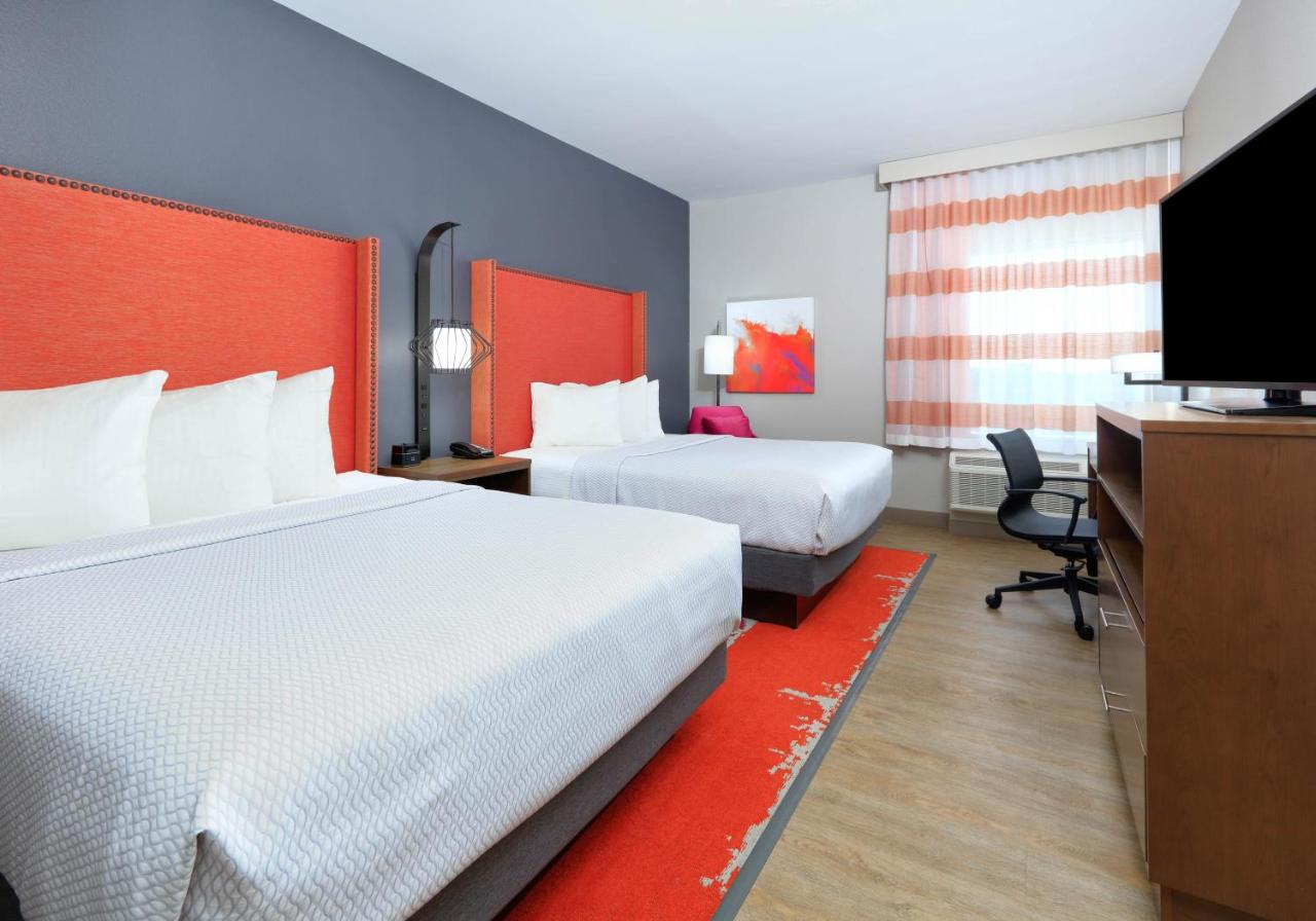 Deluxe Queen Room with Two Queen Beds at La Quinta Inn & Suites by Wyndham Lakeway