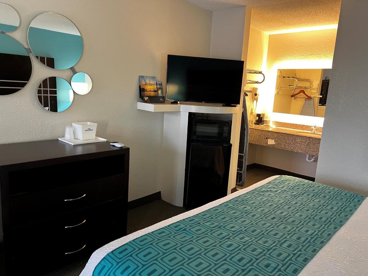 | Howard Johnson Houston Heights - Downtown