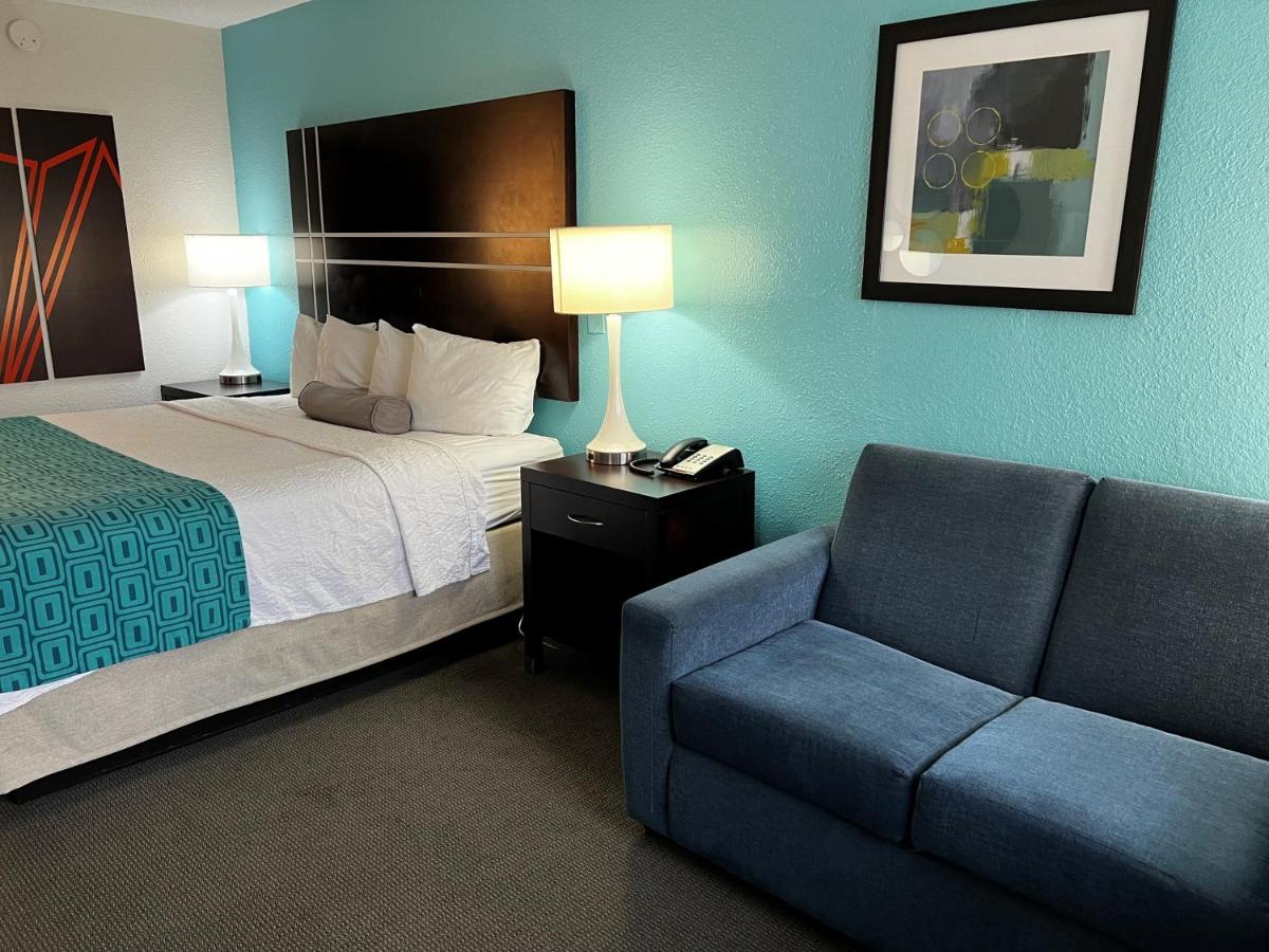 | Howard Johnson Houston Heights - Downtown